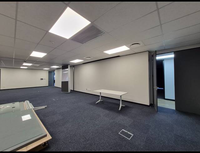 133M² OFFICE TO LET IN MELROSE ESTATE